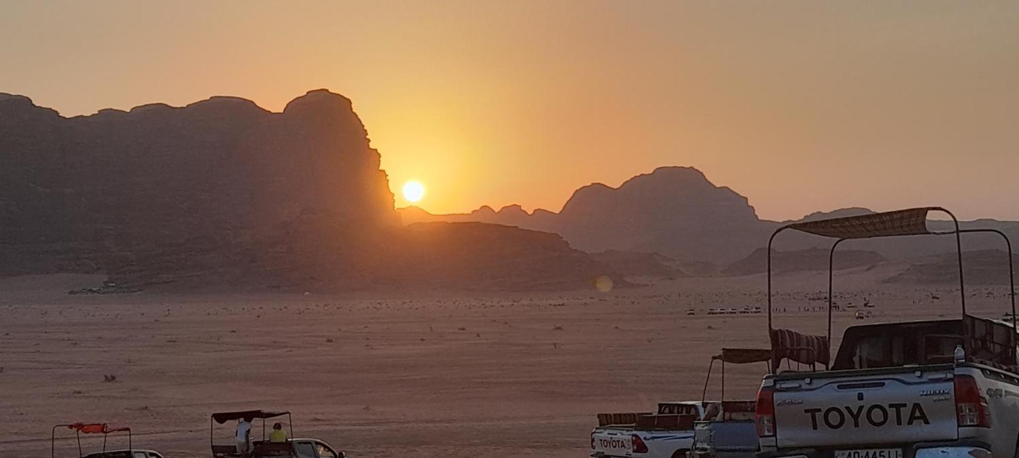 Desert Star Camp وادي رم المظهر الخارجي الصورة